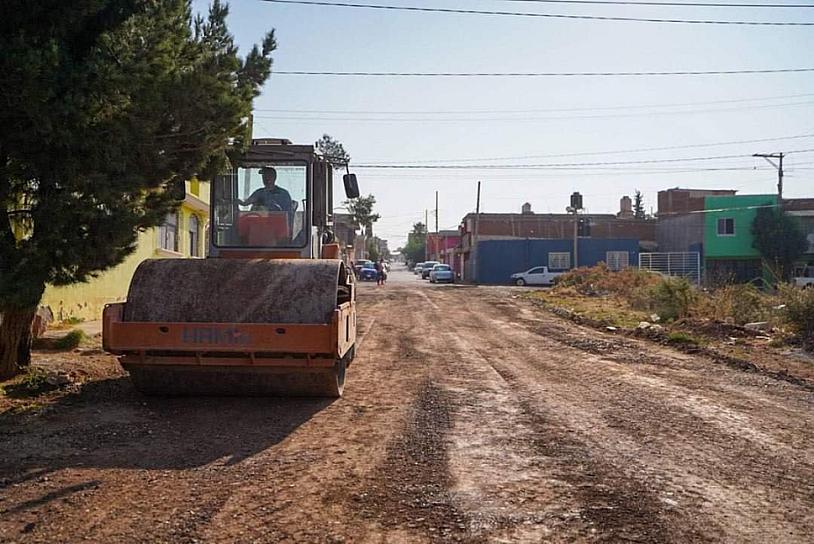 SUPERVISA ALCALDE JORGE MIRANDA TRABAJOS DE MEJORAMIENTO DE CALLES