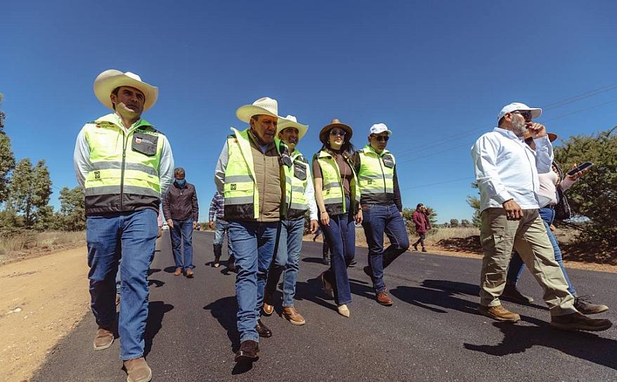 SUPERVISA GOBERNADOR REHABILITACIÓN DE CARRETERA GUADALUPE-CUAUHTÉMOC