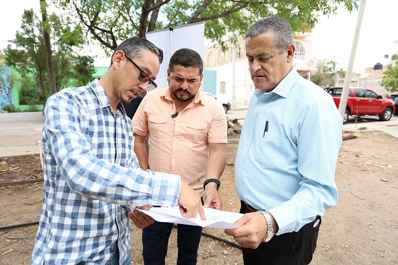 SUPERVISA HUMBERTO SALAZAR AVANCES DE PROYECTOS PARA ÁREAS VERDES 