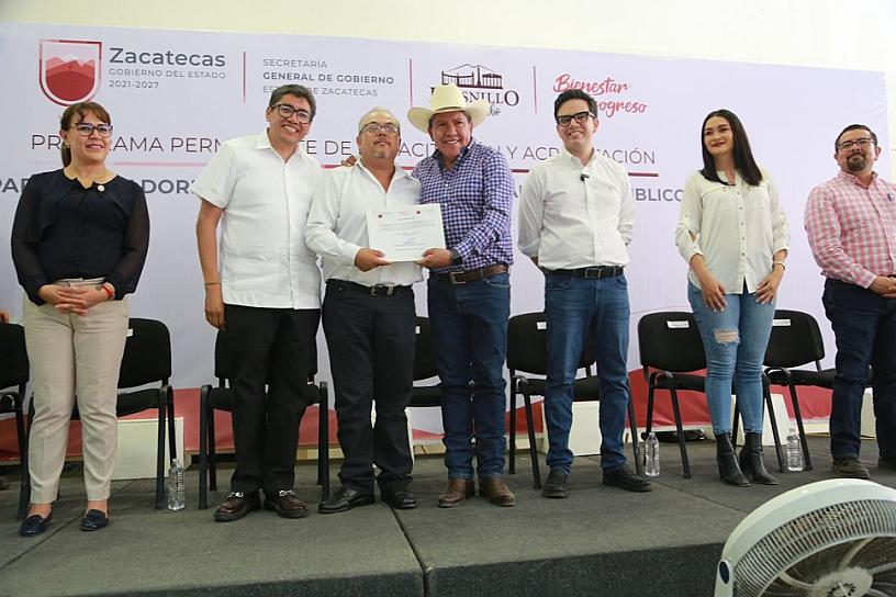 ACOMPAÑA BENNELLY HERNÁNDEZ AL GOBERNADOR EN SU GIRA POR FRESNILLO