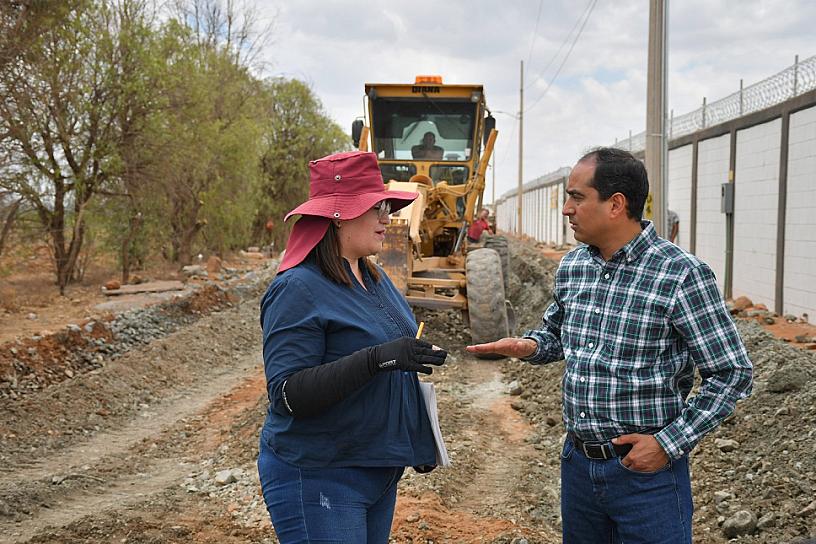 SUPERVISA JOSÉ SALDÍVAR PAVIMENTACIÓN EN SAN JERÓNIMO