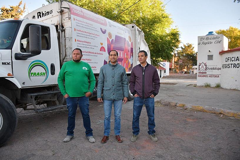 SUPERVISA JOSÉ SALDÍVAR SERVICIO DE RECOLECCIÓN DE BASURA EN GAVILANES 
