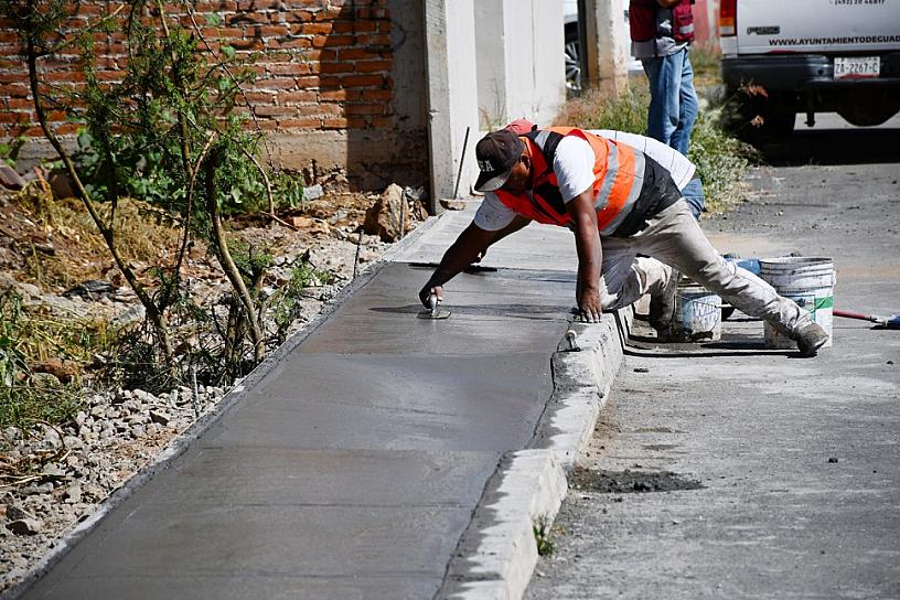 SUPERVISA JULIO CÉSAR CHÁVEZ OBRAS EN FRACCIONAMIENTO CULTURAS