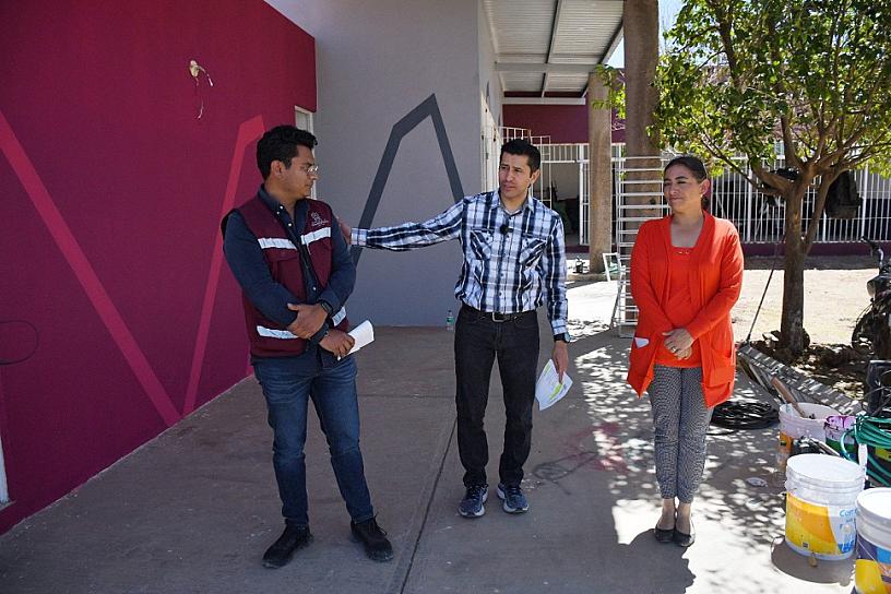 SUPERVISA JULIO CÉSAR CHÁVEZ REHABILITACIÓN DE CENTRO DE DESARROLLO 