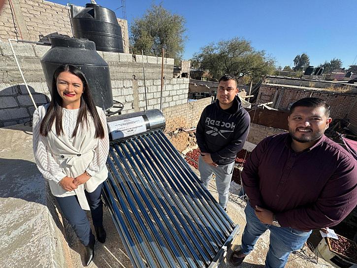 SUPERVISAN INSTALACIÓN DE CALENTADORES SOLARES DEL PROGRAMA BIENESTAR PARA EL HOGAR