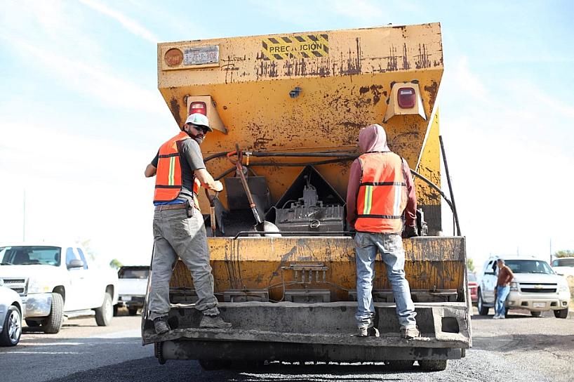 SUPERVISAN MEJORAS EN LA CARRETERA A TETILLAS