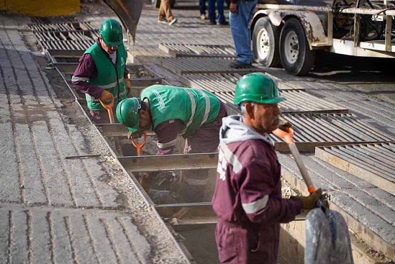 SUPERVISAN TRABAJOS DE ALCANTARILLADO EN LA CAPITAL 