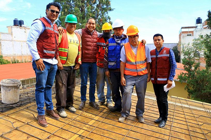 SUPERVISA PEPE SALDÍVAR CONSTRUCCIÓN DE AULA EN JARDÍN DE NIÑOS 