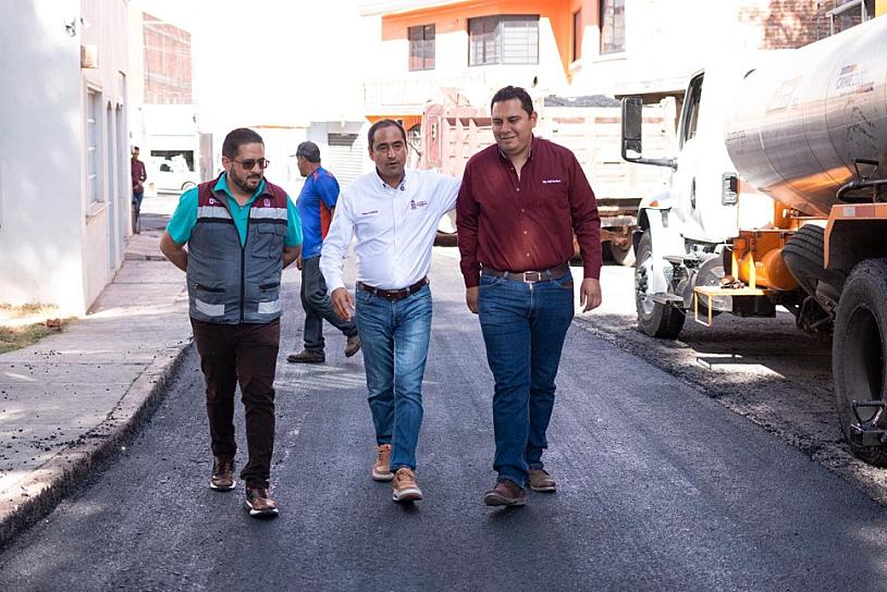 Supervisa Pepe Saldívar reencarpetamiento en colonias de Guadalupe