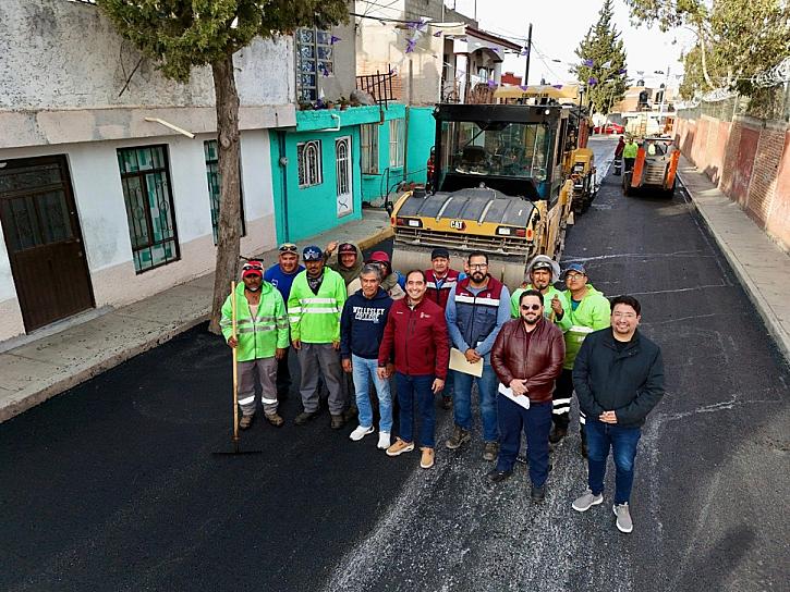 Supervisa Pepe Saldívar trabajos de reencarpetamiento en colonias de Guadalupe