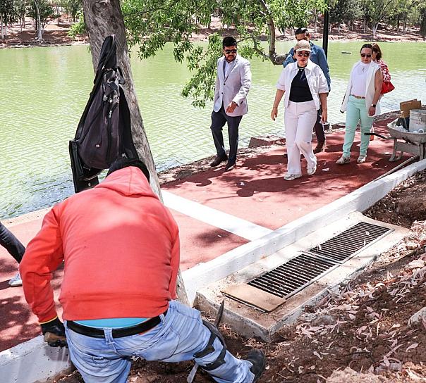 SUPERVISA SARA HERNÁNDEZ MANTENIMIENTO EN EL PARQUE Y ZOOLÓGICO LA ENCANTADA