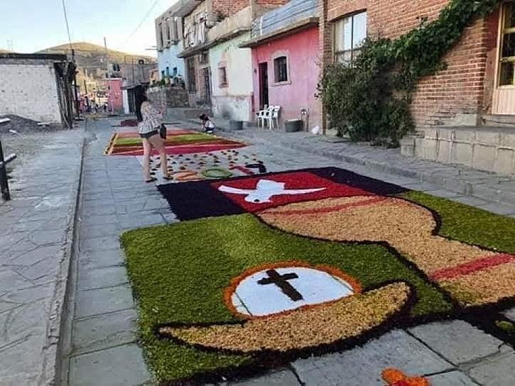 TAPETES DE ASERRÍN Y FE ESTE JUEVES SANTO EN VETAGRANDE