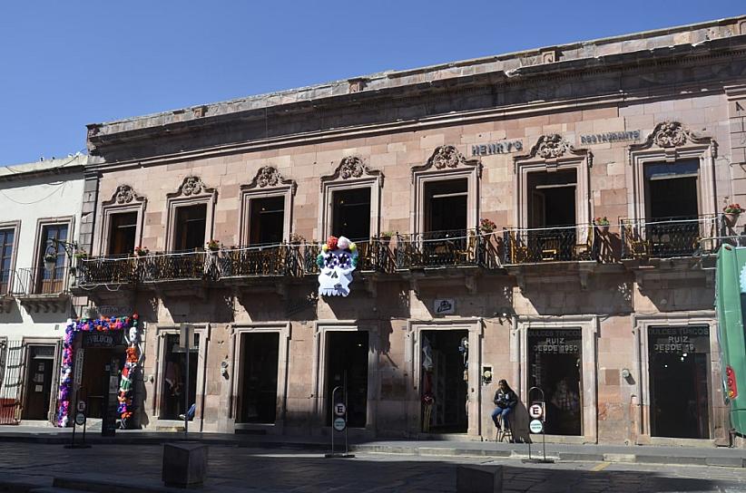 TEATRO DE CALLE NO DEJA GANANCIAS: ASOCIACIÓN DE HOTELES