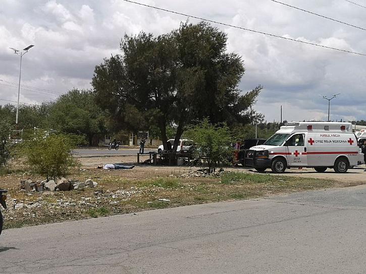 ACRIBILLAN A DOS VENDEDORES DE AUTOS CHOCOLATE 