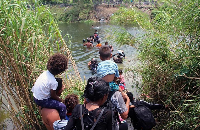 TERRIBLE, SITUACIÓN DE FAMILIAS QUE HUYEN DE LA VIOLENCIA : ESTRADA
