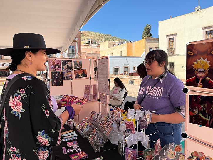 Todo un éxito, Primer Bazar Cultural de Mujeres 