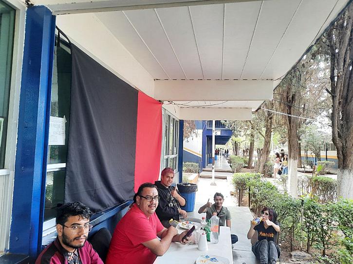 TOMAN DOCENTES ÁREAS ADMINISTRATIVAS DE LA PREPA 3 DE LA UAZ 