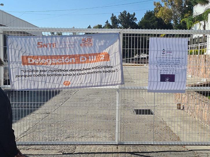 TOMAN DOCENTES SECRETARÍA DE EDUCACIÓN; LES ADEUDAN UN BONO