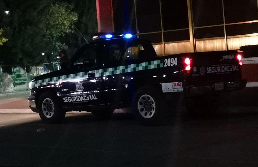 ACRIBILLAN A UNA POLICÍA MUNICIPAL