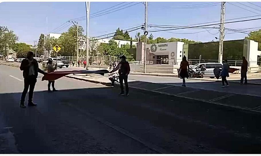 TOMAN MAESTROS DE SECUNDARIA EL BULEVAR METROPOLITANO