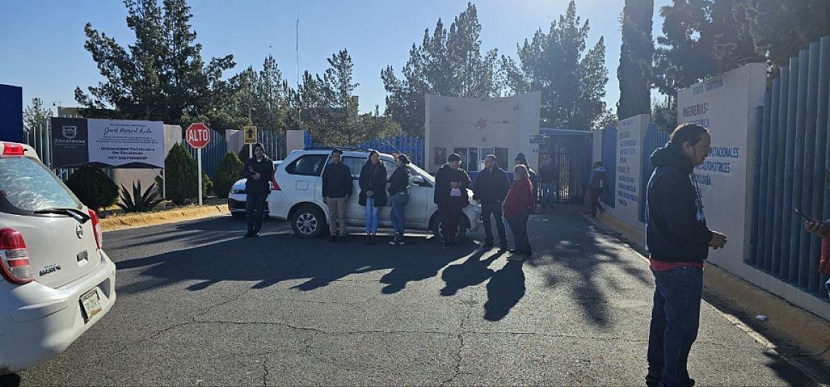 Toman maestros la UPZ, exigen que se cambie a una recién nombrada coordinadora de carrera