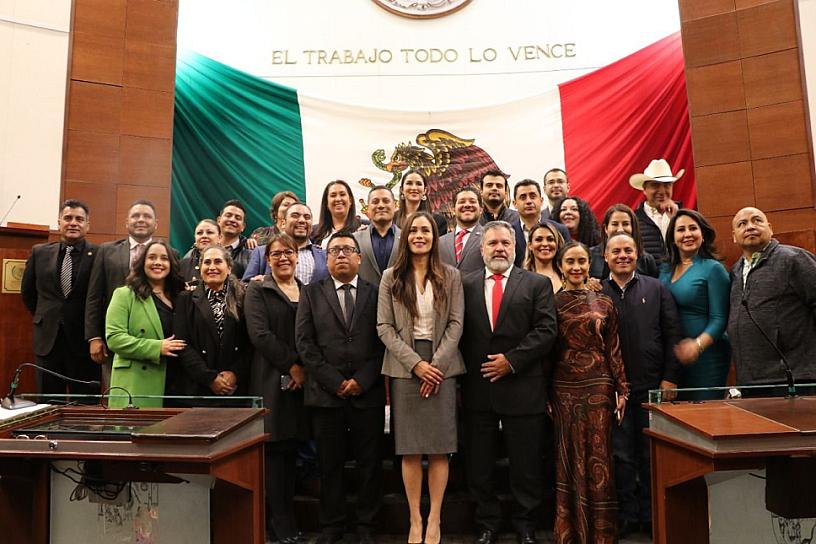 TOMAN PROTESTA A MARICELA DIMAS REVELES COMO PRESIDENTA DE LA CDHEZ