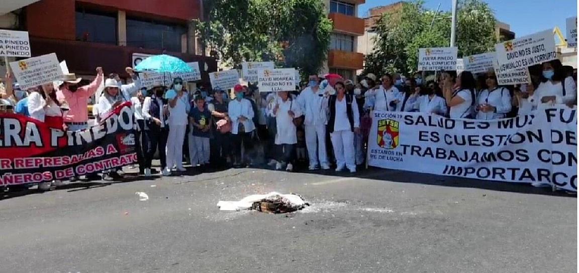 TOMAN TRABAJADORES DE SALUD PRINCIPALES VIALIDADES DEL ESTADO