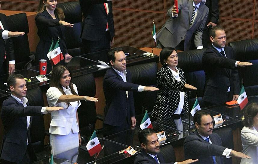 RINDE PROTESTA AMALIA GARCÍA COMO SENADORA DE LA REPÚBLICA