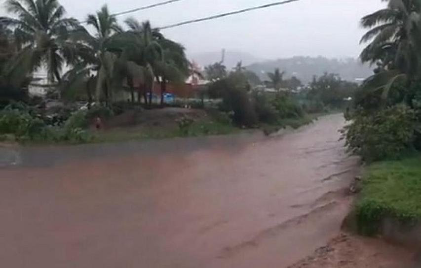   TORMENTA TROPICAL ESTELLE SE INTENSIFICA A HURACÁN CATEGORÍA 1 