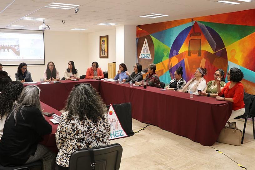 Trabaja CDHEZ con Colectivos Feministas previo a la marcha 8M