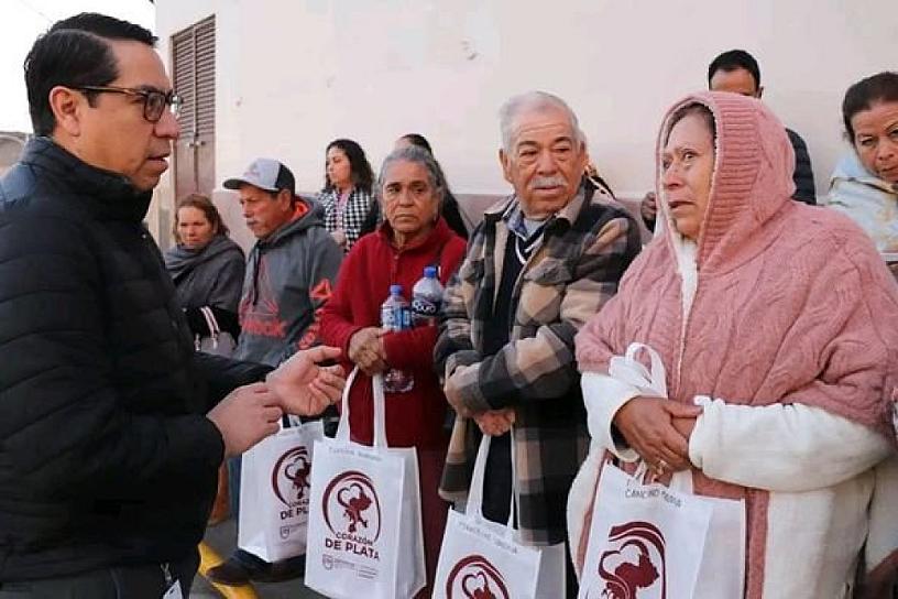 TRAMITAN ABUELITOS CITA CONULAR PARA OBTENER VISA Y VISITAR A SUS HIJOS EN EU