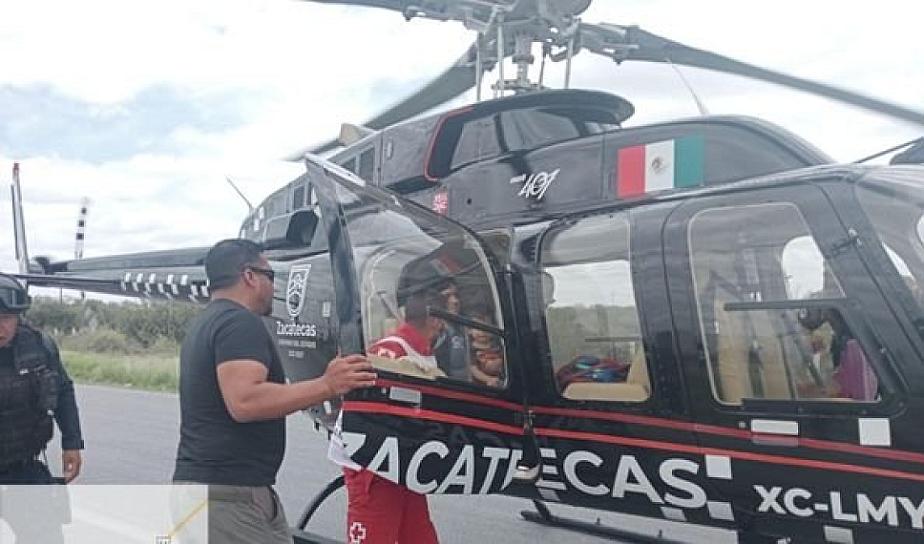 TRASLADAN A FAMILIA ACCIDENTADA EN HELICÓPTERO 
