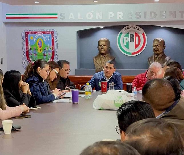 Actualiza PRI su registro partidario