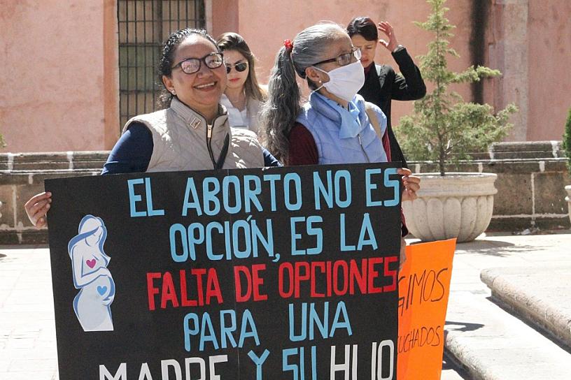 SE MANIFIESTAN FEMINISTAS ANTE DESACATO DE DISCUSIÓN SOBRE DESPENALIZACIÓN DEL ABORTO