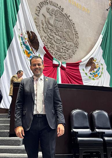 ULISES MEJÍA PROPONE REFORMA PARA FRENAR LOS PRODUCTOS MILAGRO