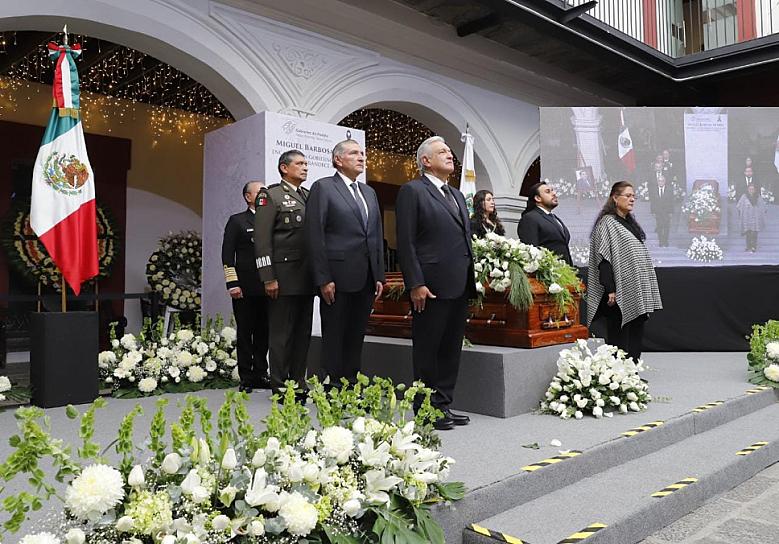 ACUDE AMLO AL HOMENAJE PÓSTUMO DE MIGUEL BARBOSA 