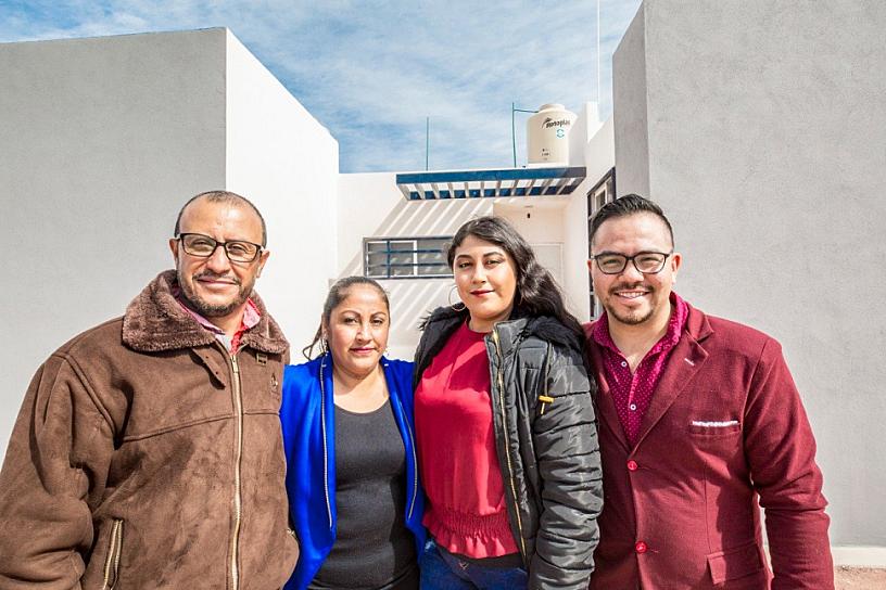 UNEN SUS CRÉDITOS DE INFONAVIT PARA COMPRAR CASA 