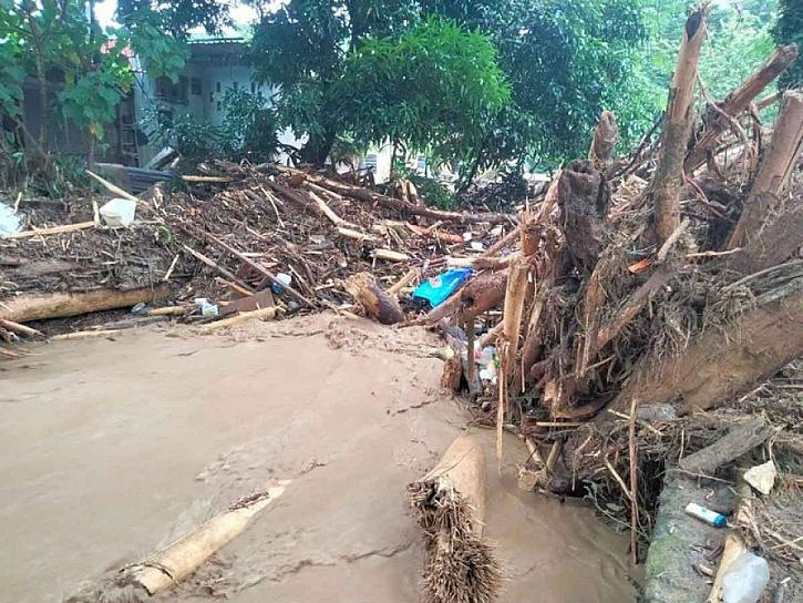 UN MUERTO, INUNDACIONES Y CIENTOS DE DAMNIFICADOS DEJA 'KARL' EN CHIAPAS 