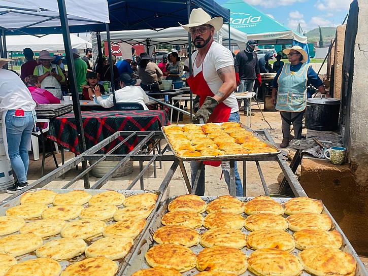 UN ÉXITO, FESTIVAL DEL PAN Y DEL CONDOCHE