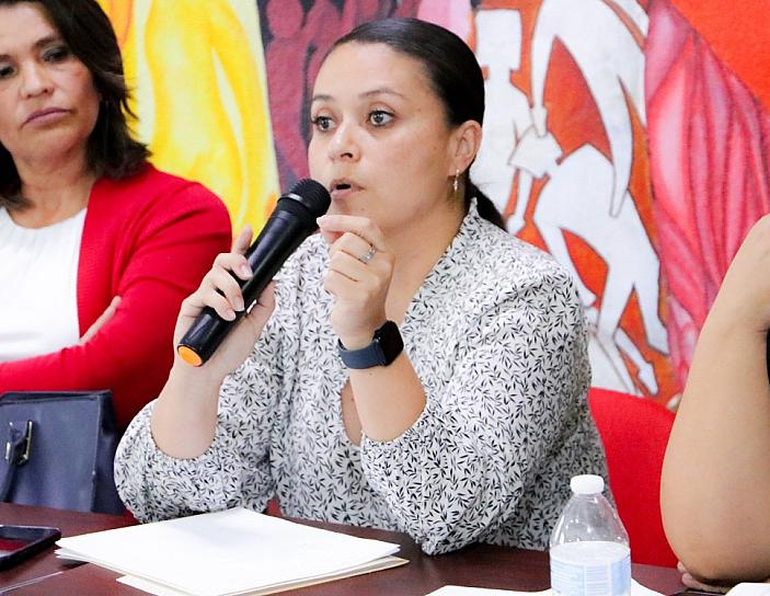 PIDE JENNY GONZÁLEZ AL RECTOR QUE ATIENDA MESA DE NEGOCIACIÓN 