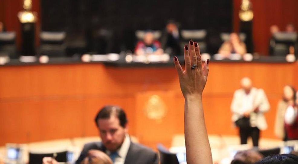 VA MORENA POR REFORMA HÍBRIDA SIN DESAPARECER EL INE 