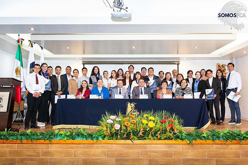 VAN ALUMNOS DE LA UACA POR PROYECTOS COLECTIVOS