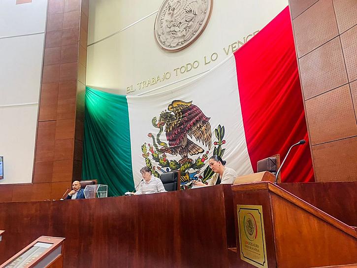 ACUERDAN DIPUTADOS DAR BONO A TRABAJADORES DEL CONGRESO