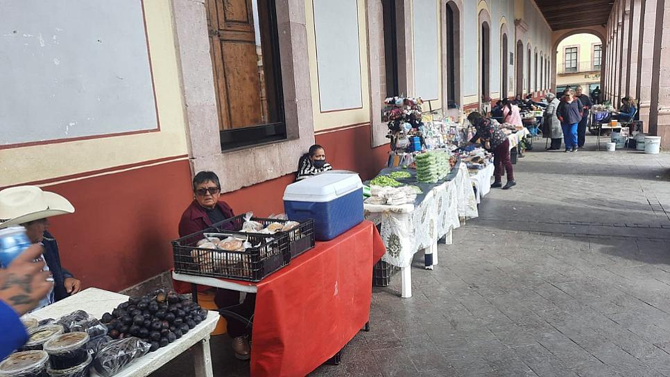 VENDIMIA DE CUARESMA SE INSTALA EN PORTAL DE LAS FLORES 