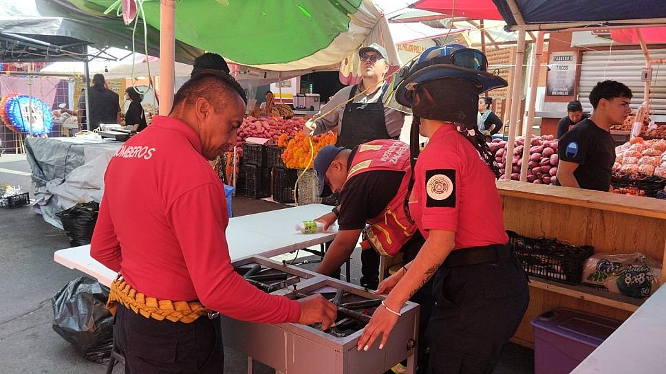 VERIFICA PC MUNICIPAL MEDIDAS DE SEGURIDAD EN TIANGUIS DE DÍA MUERTOS 