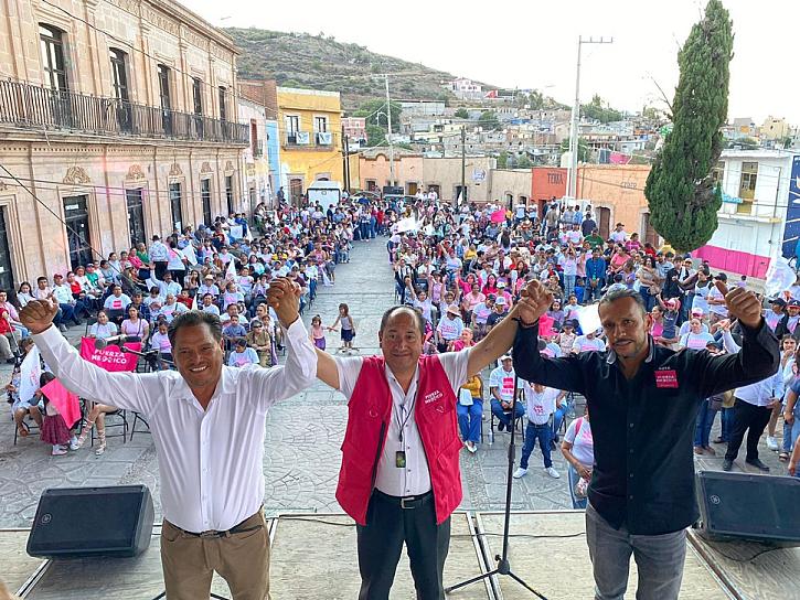 VETAGRANDE ELIGE CON FUERZA: MIKE VÁZQUEZ