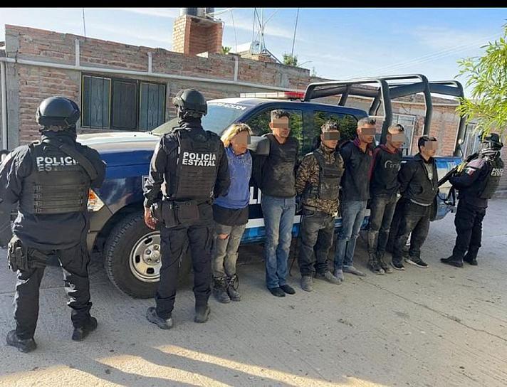VINCULAN A PROCESO A 10 PERSONSS POR AGRESIÓN A POLICÍAS EN PINOS 