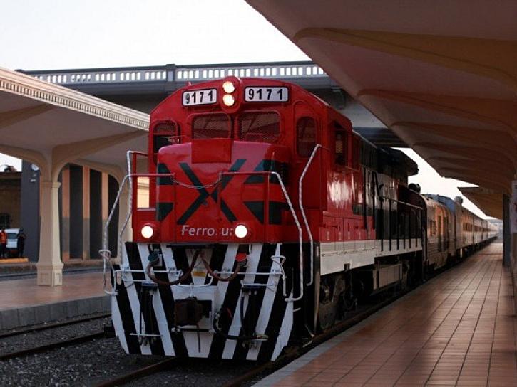VINCULAN A PROCESO A 7 PERSONAS POR ROBO A TREN 