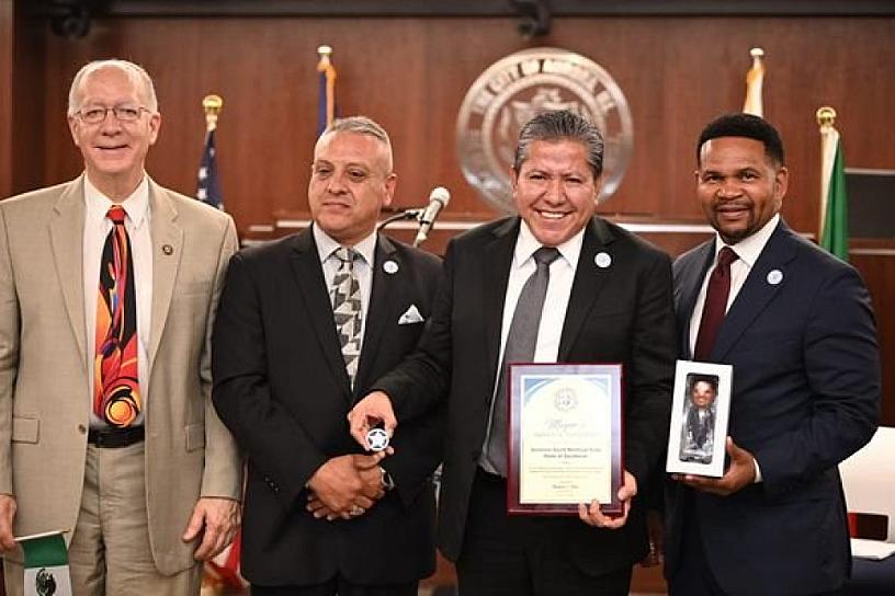 VISITA DMA ILLINOIS Y COMPARTE EXPERIENCIAS CON ALCALDE