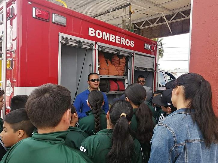 VISITAN ALUMNOS DE LA PRIMARIA ÁLVARO OBREGÓN INSTALACIONES DE PC 
